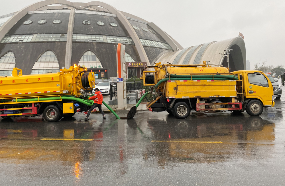 271燕子矶村商场管道清淤